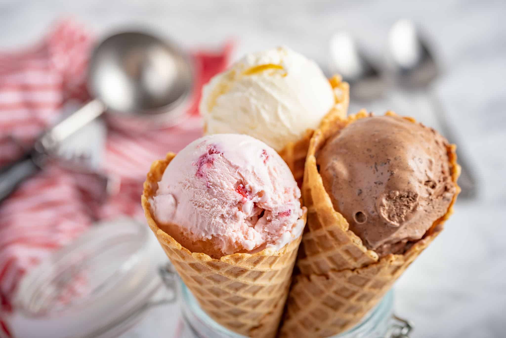 Eistüten mit verschiedenem Eis