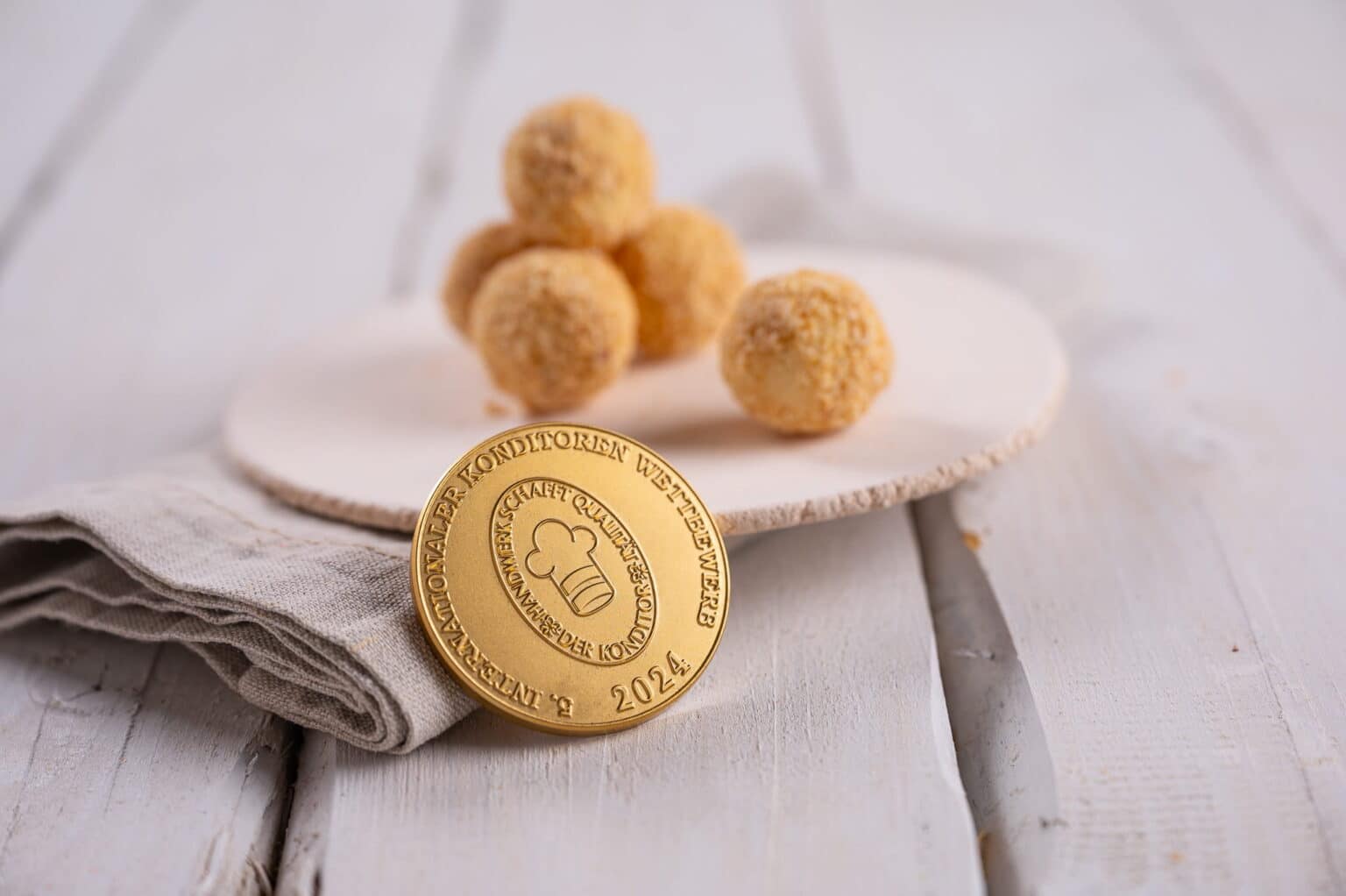 Marillenknödel Praline mit Goldauszeichnung